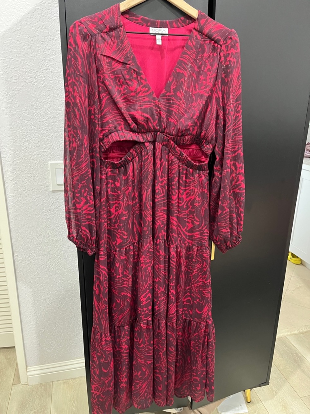 Sofia by Sofia Vergara Burgundy and Black Long Sleeve Printed Midi Dress